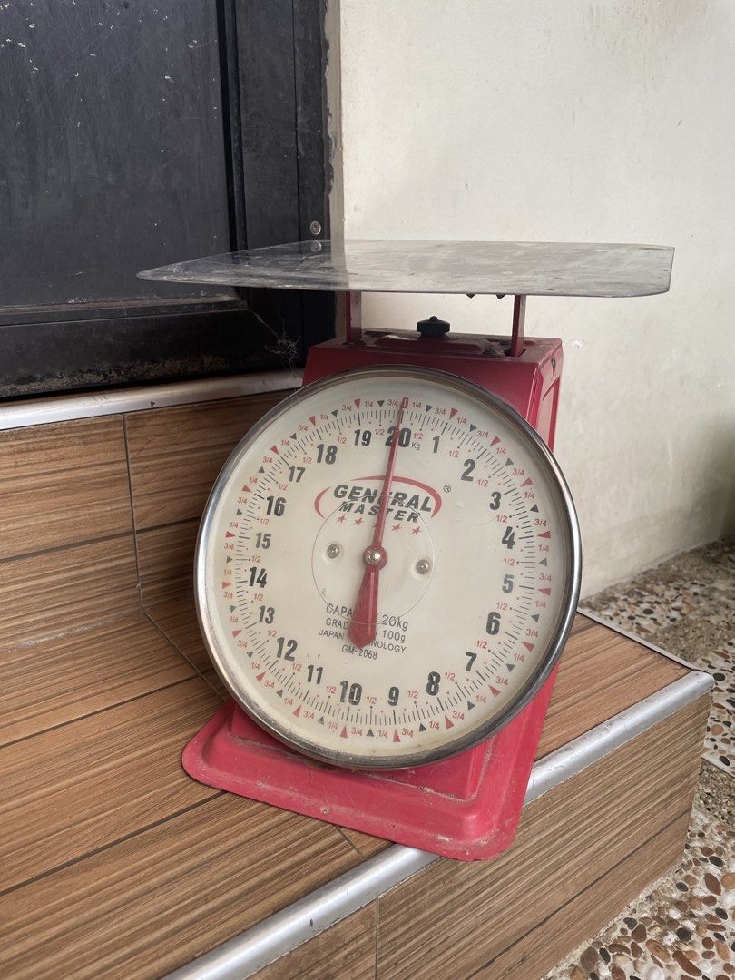 General Master Heavy Duty Mechanical Kitchen Scale (Category: Other Home Appliances) located in Pasig City. Submitted by allygene (Listing ID 1465645157, Image 2). Description: - Brand/Model: Red General Master mechanical scale - Capacity: Up to 20kg with clear, easy-to-read numbers - Platform: Durable stainless steel flat top - Condition: Sturdy metal base with paint wear and minor surface marks on the dial cover - Best for: Reliable analog weig