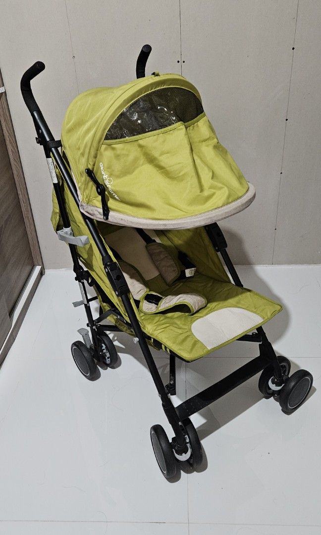 Giant Carrier (Category: Strollers) located in Las Pinas. Submitted by happyfindstuff4u (Listing ID 1465717032, Image 1). Description: PTPA BENTAHAN NG GAMIT B/N OLD SELLER BRAND: Giant Carrier Stroller FEATURE: Adjustable footrest Adjustable backrest Three point seat harness Removable handle is lost Adjustable hood cover FOR BABY TO TODDLER LOC: LAS PINAS MOP and Courier GCASH or Pay upon pick up thru Lalamove/Grab book by the buyer. For nearby 
