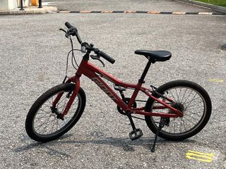(Category: ) located in . Submitted by singapore54321 (Listing ID 1465637254, Image 1). Description: .