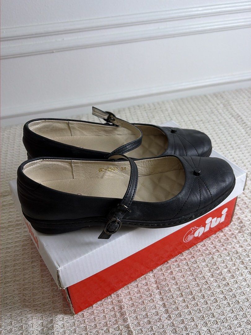 Gibi Black Mary Jane Flats Size 34 (Category: Flats & Sandals) located in Trece Martires City. Submitted by youngdeer.35677c (Listing ID 1465621421, Image 1). Description: - Brand: Gibi - Style: Mary Jane flats with ankle strap and buckle closure - Color: Classic Black - Size: PH/EU 34 - Details: Quilted inner lining and decorative button on the toe - Condition: Brand new with original box - Original Retail Price: ₱2,699.