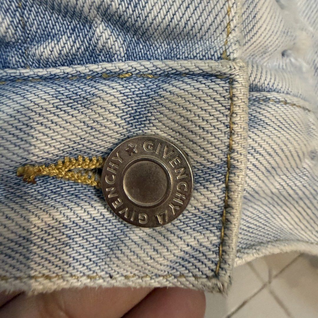 Givenchy Paris Distressed Light Wash Denim Cuban Fit Jacket (Category: Coats, Jackets and Outerwear) located in Manila. Submitted by carbungcoalex (Listing ID 1465742118, Image 2). Description: GIVENCHY DISTRESS DENIM JACKET 20 by 25 Good Condition Complete tags missing button 2K CLAIM.