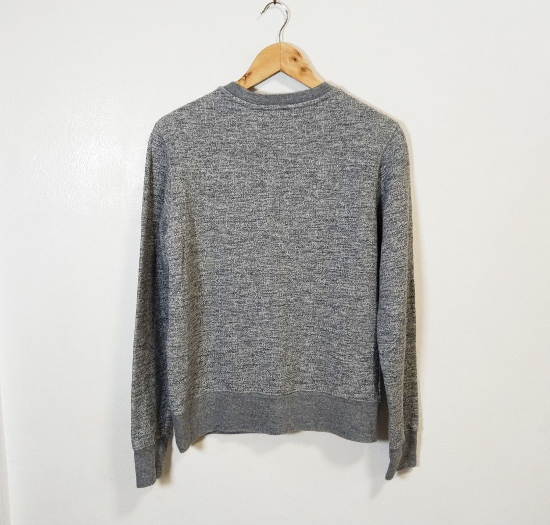 Golden goose star sweatshirt (Category: Coats, Jackets and Outerwear) located in Pateros City. Submitted by blashjunks.y2k (Listing ID 1465711057, Image 2). Description: GOLDEN GOOSE START PULLOVER SWEATSHIRT SIZE XS ON TAG 25" LENGTH 19" WIDTH 3000PHP MSG US.
