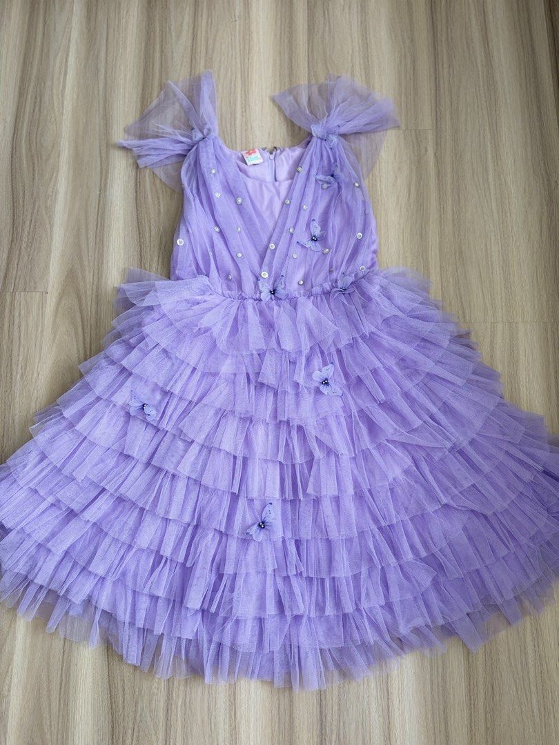 Gown for Kids (Category: Babies & Kids Fashion) located in Taguig. Submitted by shoptogetfab (Listing ID 1465590597, Image 1). Description: Used only once at 7th birthday Bought at Landmark for 2k plus Selling for only 1k like new size 6-8 can fit Loc Taguig.