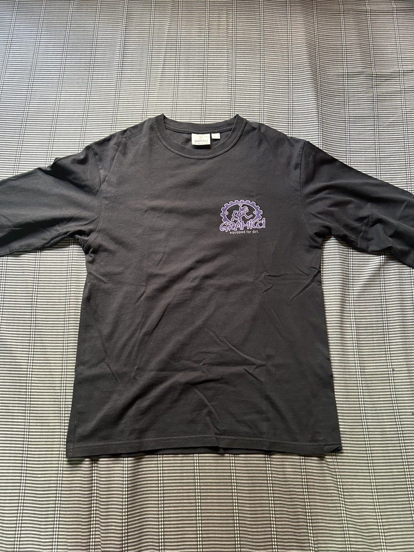 Gramicci Long Sleeves (Category: Tshirts & Polo Shirts ) located in Quezon City. Submitted by sanchumico_ (Listing ID 1465622720, Image 2). Description: Gramicci Long Sleeves Size M | Used Twice L: 28" W: 19.5" ₱1490 🚛 Lalamove, J&T, LBC 📍 Fairview, Quezon City .