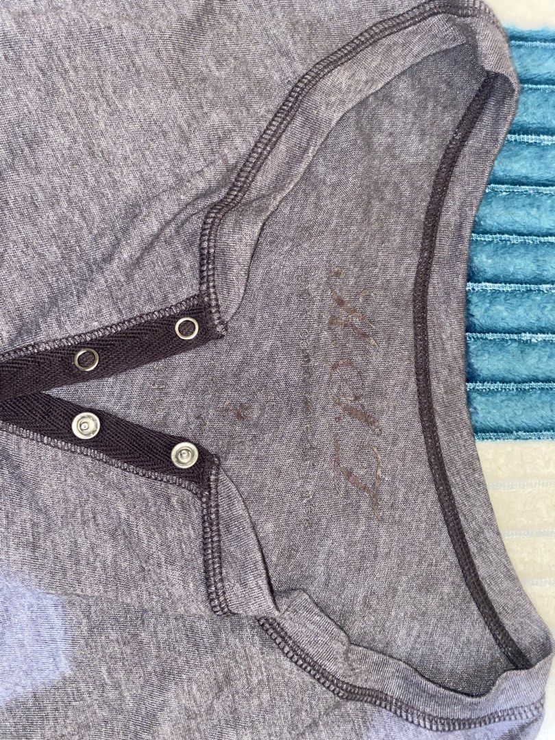 Gray Henley Top (Category: Longsleeves) located in Manila. Submitted by pchyomi (Listing ID 1465690372, Image 2). Description: no issue .