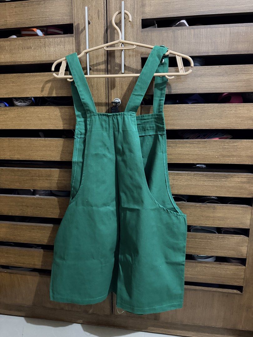 Green Jumper Shorts (Category: Jumpsuits) located in Hermosa. Submitted by laviajeraph (Listing ID 1465590700, Image 2). Description: .