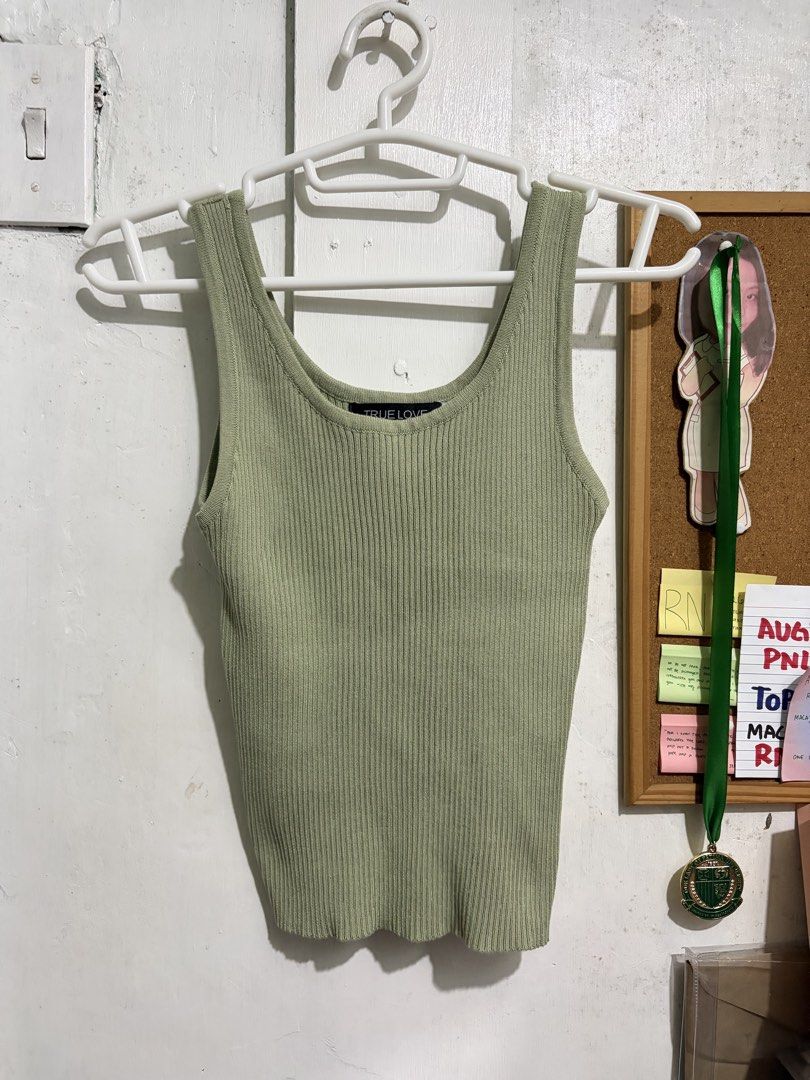 Green Sleeveless Top (Category: Sleeveless) located in Quezon City. Submitted by berrystrawng (Listing ID 1465709043, Image 1). Description: .