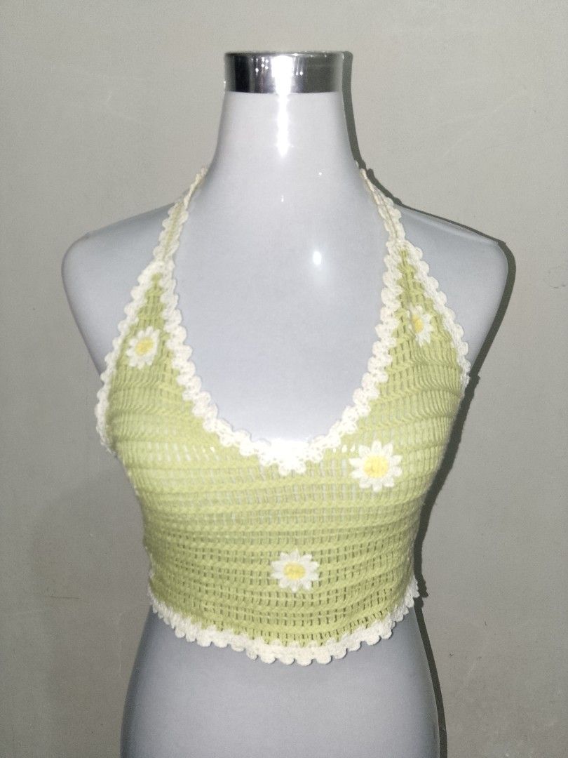 GTW Urban Crochet Daisy Halter Top (Category: Sleeveless) located in Quezon City. Submitted by ririyumi007 (Listing ID 1465742444, Image 1). Description: Says Small on the tag but can be worn up to xl 📍Quezon City - Shipping fee is shouldered by the buyer - Pm for more details.