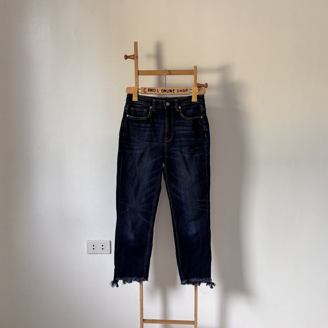 GU by UNIQL0 cut out straight jeans (Category: Jeans) located in Guiguinto. Submitted by candlonlineshop (Listing ID 1465733664, Image 2). Description: ✨FIRST TO PAY BASIS✨ GU by UNIQL0 cut out straight jeans Size on tag: medium Condition: 9.5/10 Waist: 26.5” Length: 34” Flaw/s: none ₱350 + sf 📍Bulacan 🚚Sh0pee check out (SPX) | J&T express •Items may have minor unnoticed flaws — please manage your expectations as you are dealing with thrifted i