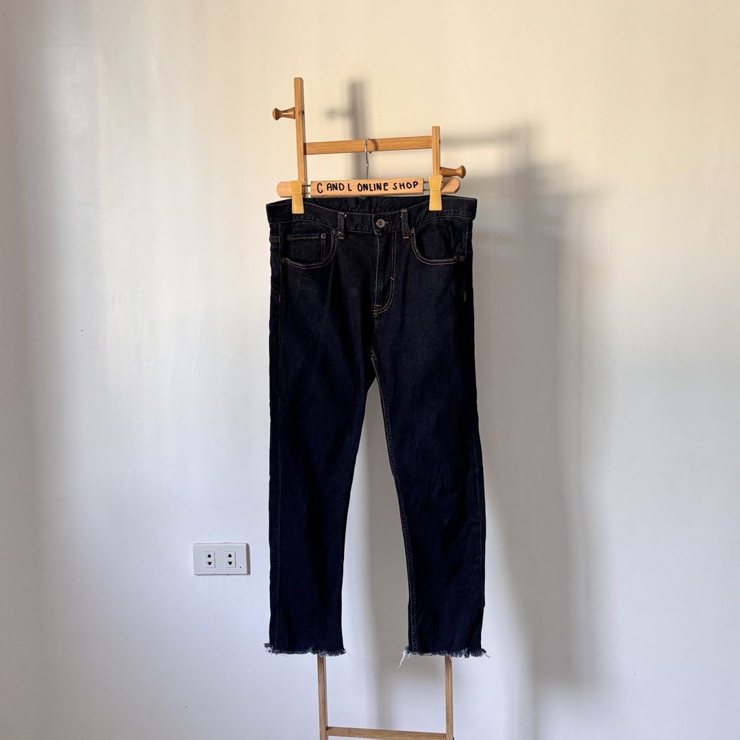 GU by UNIQL0 raw hem slim jeans (Category: Jeans) located in Guiguinto. Submitted by candlonlineshop (Listing ID 1465735284, Image 1). Description: ✨FIRST TO PAY BASIS✨ GU by UNIQL0 raw hem slim jeans for men Size on tag: large Condition: 9.5/10 Waist: 33” Length: 35” Flaw/s: none ₱300 + sf 📍Bulacan 🚚Sh0pee check out (SPX) | J&T express •Items may have minor unnoticed flaws — please manage your expectations as you are dealing with thrifted item