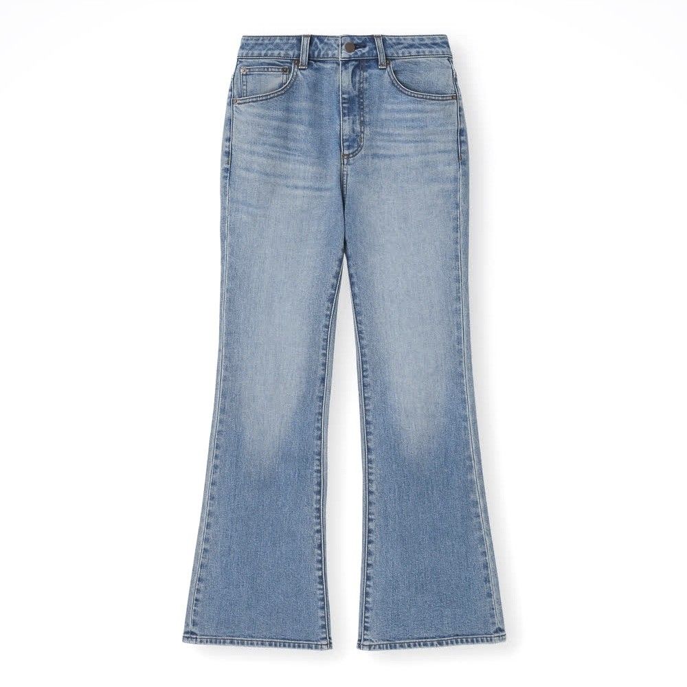 GU Light blue Denim Washed Bootcut Jeans (Category: Jeans) located in Iloilo. Submitted by zcedxalinax (Listing ID 1465393755, Image 2). Description: Dimensions (inches) Waist: 29- 30 (16inches) Length: 40 Thigh: 12 leg hole: 9.5 Excellent condition Hard Denim Issue: None 🟩 FIXED PRICE 🔵MOP: G CASH 🟥COURIER: J&T Express ❌NO CASH ON DELIVERY 📍 LOC: ILOILO CITY.