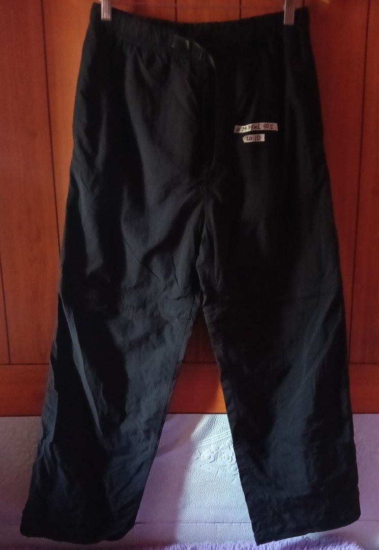 GU Men's Convertible Wide Leg Pants (Category: Joggers) located in Basista. Submitted by purpleens_shop (Listing ID 1465633296, Image 2). Description: .