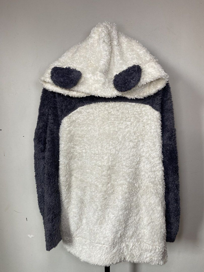 GU Panda Fluffy Hooded Sweatshirt (Category: Coats, Jackets and Outerwear) located in Cabanatuan. Submitted by topandbottomph (Listing ID 1465757507, Image 3). Description: - Brand: GU - Style: Grey and white panda hoodie with adorable hood ears - Material: 100% super soft polyester fleece d perfect for lounging on chilly days ✨ Good condition 📏 Size: Medium 💰 ₱299 ONLY! 💳 MOP: GCash / MariBank / BDO 📦 MOD: J&T 📌 Cabanatuan City, Nueva Ecija