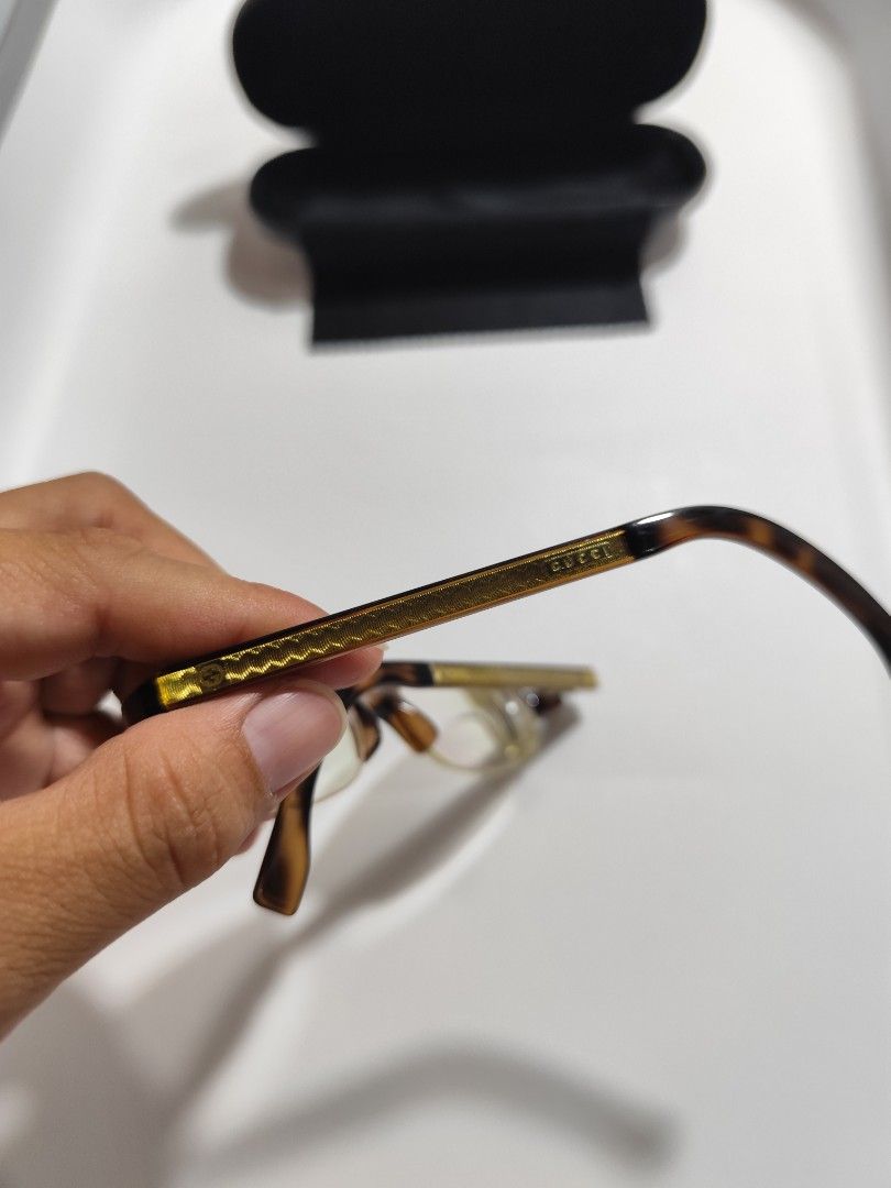 Gucci Frame (Category: Sunglasses & Eyewear) located in Cebu City. Submitted by icoolectnsellect (Listing ID 1465725058, Image 3). Description: Issue: RX lens. Medyo Bukaka na, pero di naman nahuhulog pag nilagay na ng maayos. Bought at Garage Sale. Authenticity not Guaranteed, di ko alam if legit or Fake. Buy @ your own Risk. All EyeGlasses or Sun Glasses ay may Grado or Prescription Glasses. Please be careful para di masira mata nyo, you can ch