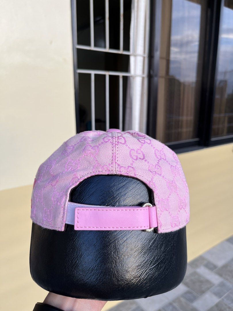 Gucci GG pattern baseball hat (Category: Hats & Beanies) located in Roxas City. Submitted by anamaria12997 (Listing ID 1465735360, Image 3). Description: Please check last picture for issue😊.