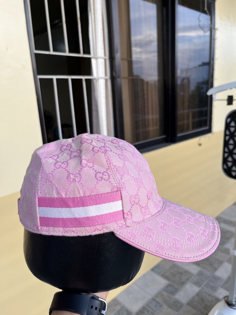 Gucci GG pattern baseball hat (Category: Hats & Beanies) located in Roxas City. Submitted by anamaria12997 (Listing ID 1465735360, Image 2). Description: Please check last picture for issue😊.
