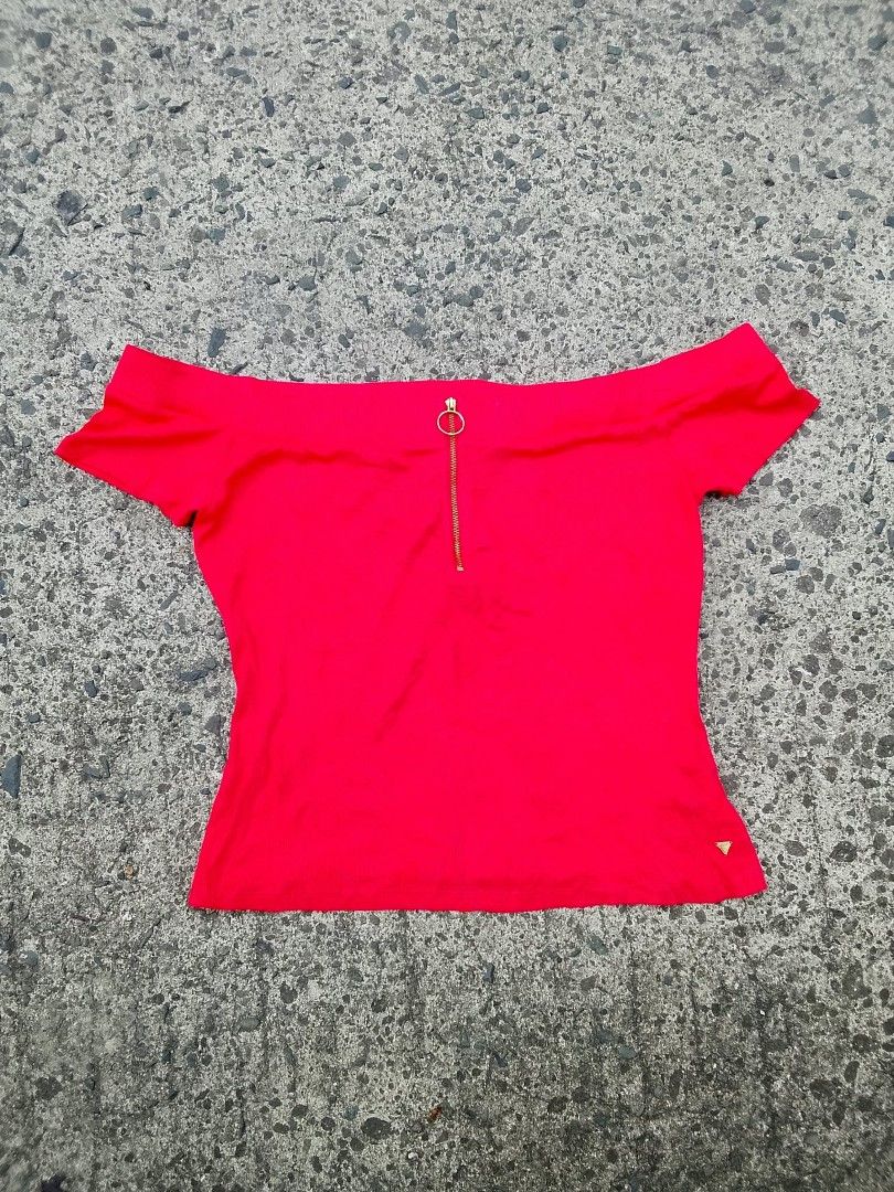 GUESS BRAND NEW CONDITION 🏷️ (Category: Shirts) located in Manila. Submitted by ced_thrift_ph (Listing ID 1465730337, Image 1). Description: PM📩 📍 LOCATION MANILA 📦 COURIER JNT LALAMOVE.