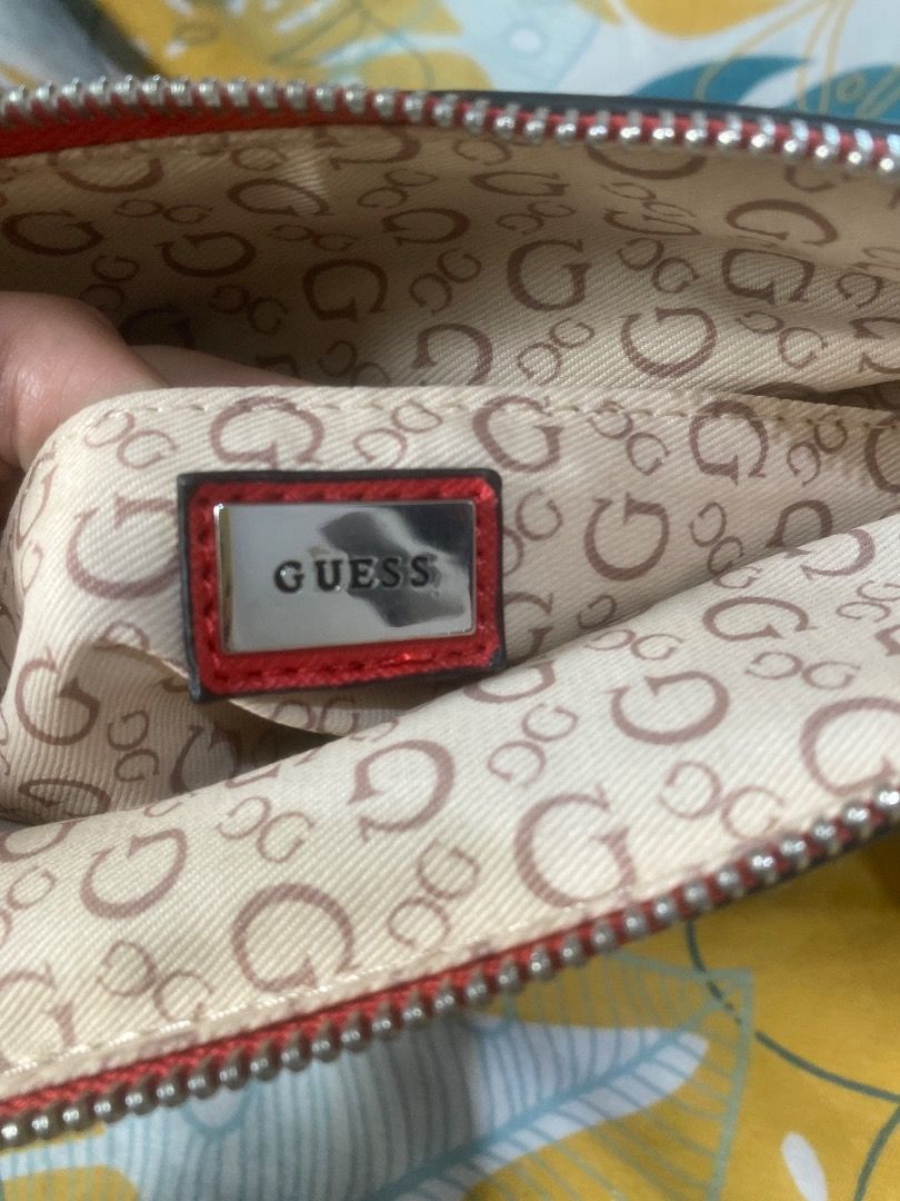 GUESS monogram crossbody bag (Category: Cross-body Bags) located in Manila. Submitted by noblehorse.b03e21 (Listing ID 1465653982, Image 2). Description: .