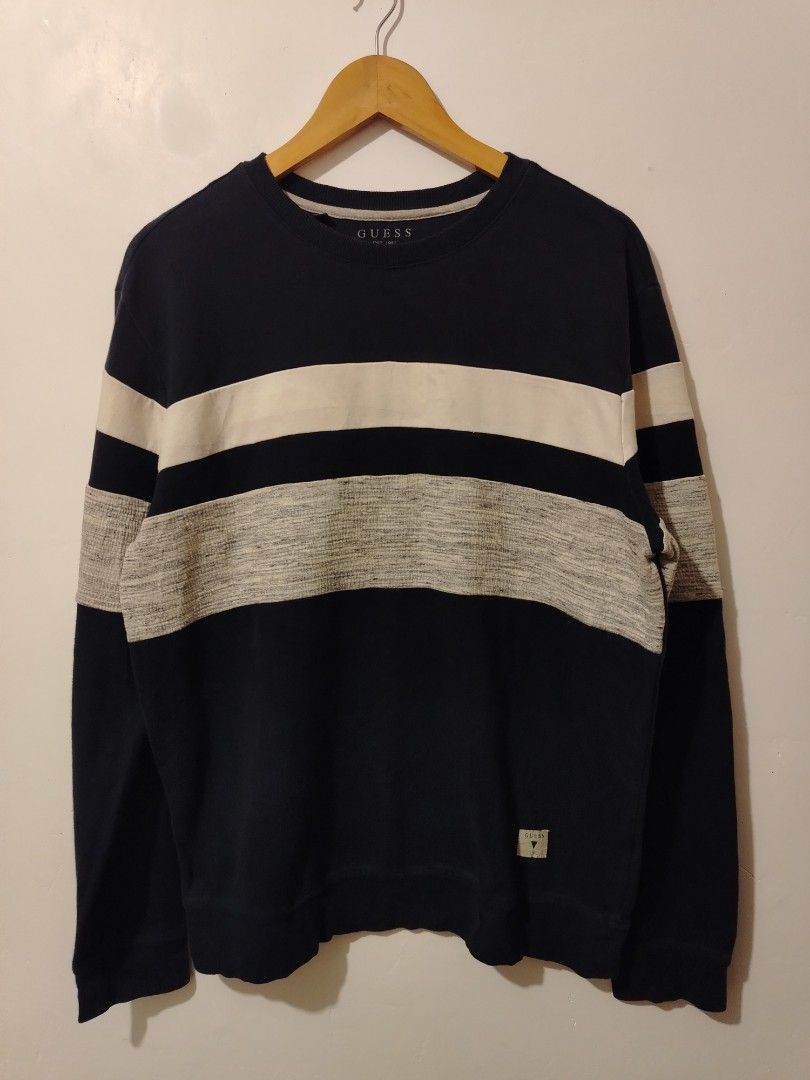 Guess Sweater (Category: Coats, Jackets and Outerwear) located in Candijay. Submitted by 6312_streetwear (Listing ID 1465619471, Image 1). Description: 22x28.
