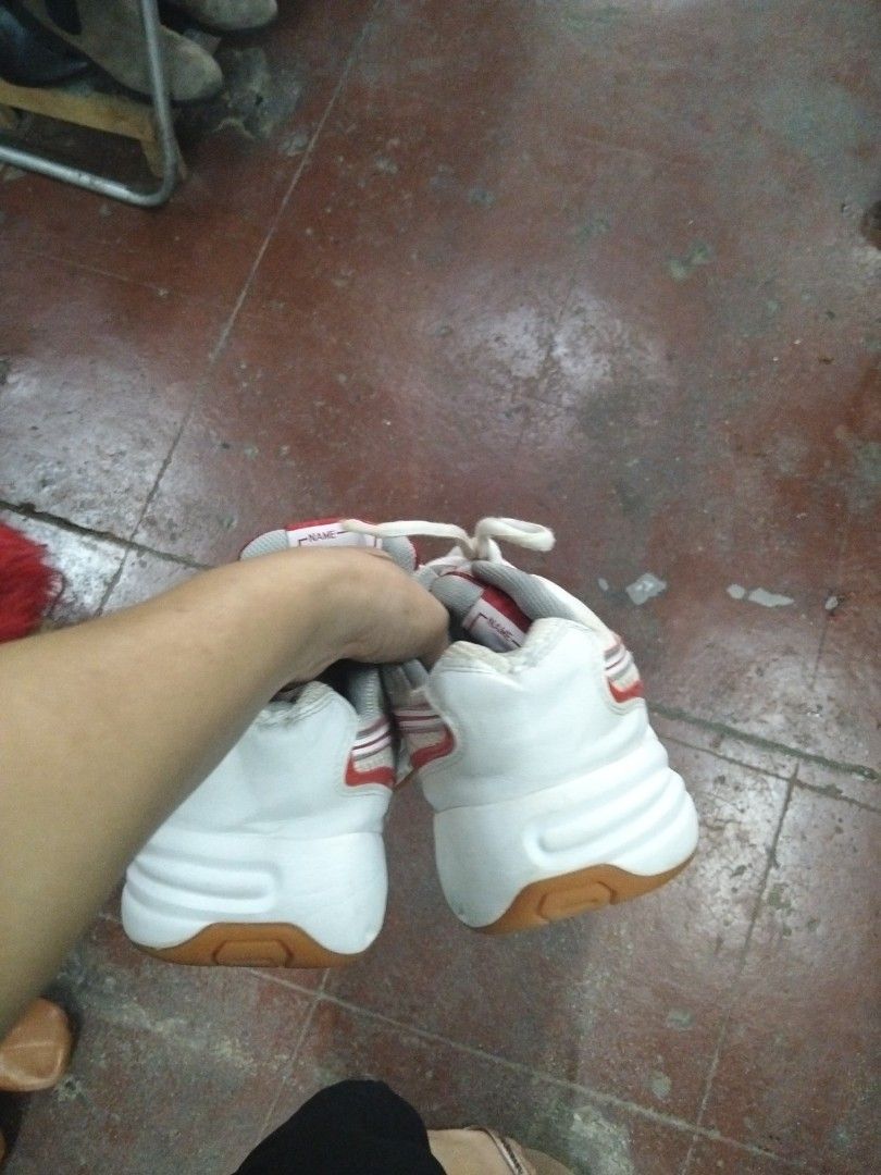 Gumsole (Category: Sneakers) located in El Salvador. Submitted by francheskaukayukay (Listing ID 1465616857, Image 3). Description: .