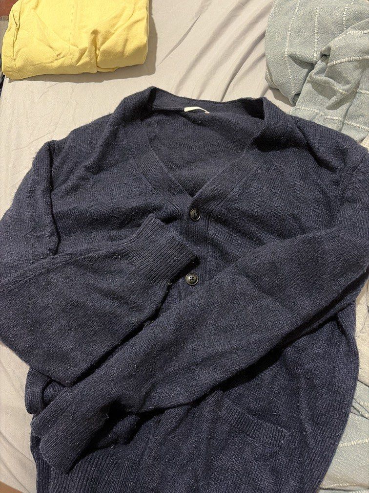 GU/Uniqlo button down cardigan in navy blue (Category: Coats, Jackets and Outerwear) located in Manila. Submitted by sujipoj (Listing ID 1465583830, Image 1). Description: .