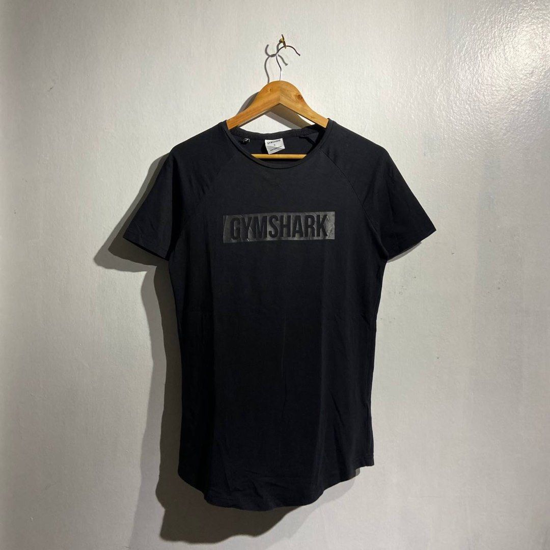 Gymshark Block Shirt (Category: Activewear) located in Jamindan. Submitted by suecyyythrift (Listing ID 1465662770, Image 2). Description: Gymshark Block Shirt Pa Dry fit ung tela Small on Tag 18x29 Excellent Condition No issue.
