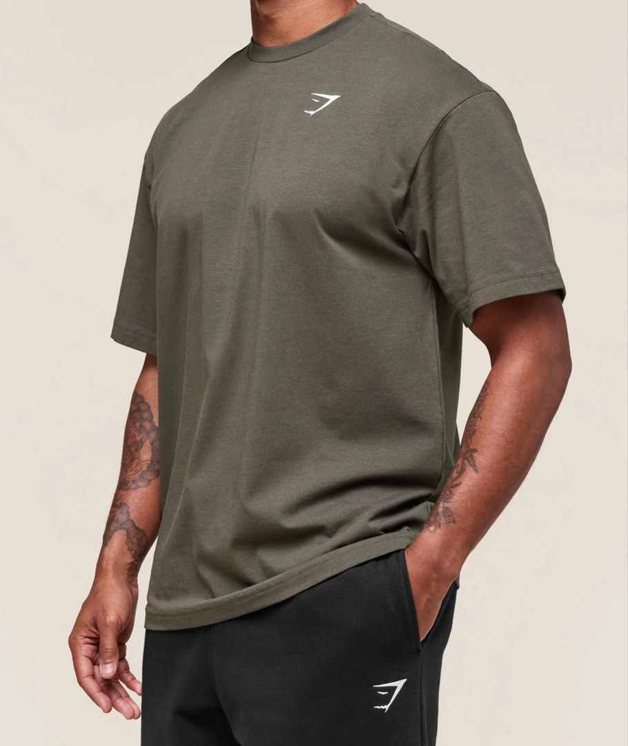 GYMSHARK ESSENTIAL TEE (Category: Tshirts & Polo Shirts ) located in Solano. Submitted by aljoners (Listing ID 1465618626, Image 2). Description: Size: M Width: 22 Length: 28 Color rate: 10/10 Condition: 10/10 Issue/s: None “Color may vary due to lighting”.