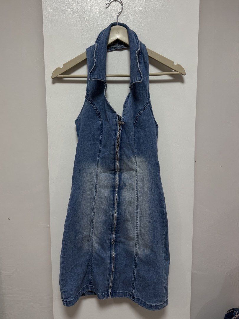 Halter denim mini dress (Category: Dresses) located in Cauayan City . Submitted by msdianavarro (Listing ID 1465711696, Image 1). Description: Size medium on tag (stretchable).