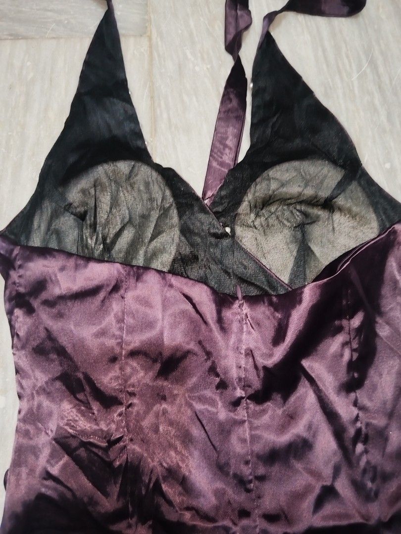 Halter dress (Category: Dresses) located in Mandaluyong City. Submitted by bravestone_7b1fa4 (Listing ID 1465705356, Image 2). Description: Xs to small.