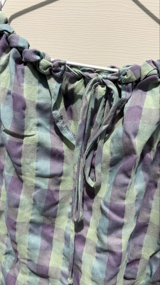 Halter Top (Category: Others Tops) located in Quezon City. Submitted by dinesaur (Listing ID 1465683693, Image 2). Description: .