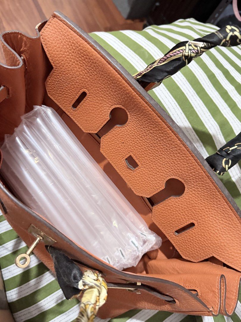 Hermes Birkin bag (Category: Shoulder Bags) located in Marikina City. Submitted by purplestash28 (Listing ID 1465593037, Image 2). Description: .