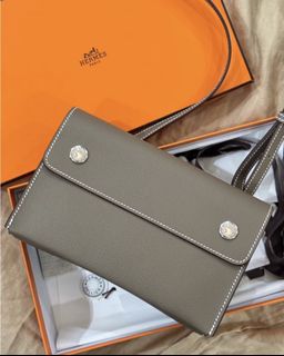 （分類：）位於 。 由 cchermesluxury 提交（商品編號 1465671154，圖片 1）。簡介： 。