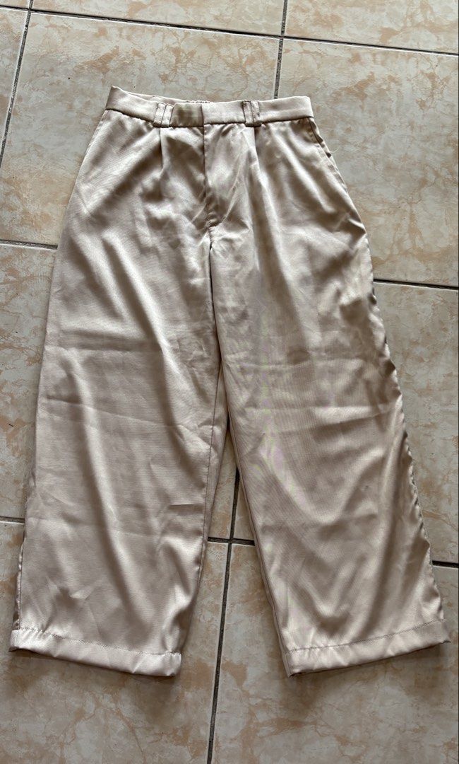 Hipgodess light brown trousers pants (altered) (Category: Other Bottoms) located in Iligan City. Submitted by shop.kayescloset (Listing ID 1465633222, Image 1). Description: 👗 We offer carefully selected pre-loved items that are good as new unless stated otherwise. Some pieces may have light, washable stains, but rest assured we do our best to provide quality and affordable finds. 📦 Shipping & Delivery For customers in Iligan City, delivery can