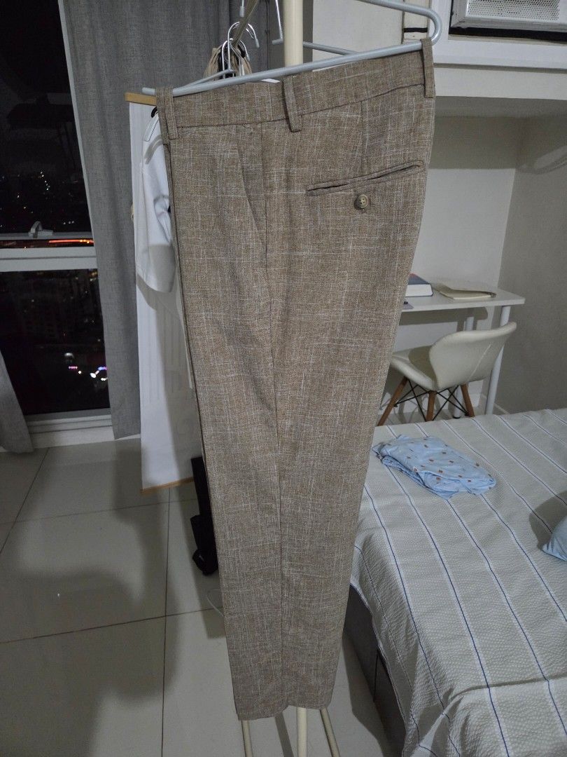 H&M and Zara Men Bottoms (Category: Shorts) located in Makati City. Submitted by maaka001 (Listing ID 1465709927, Image 3). Description: Selling a bundle of 3 shorts (Zara & H&M) for ₱700. All bought in 2026 and in excellent condition. Size 29. 1. Zara Shorts (RRP 2290) 2. H&M Shorts (RRP 1990) 3. H&M Long Shorts (RRP 1990).