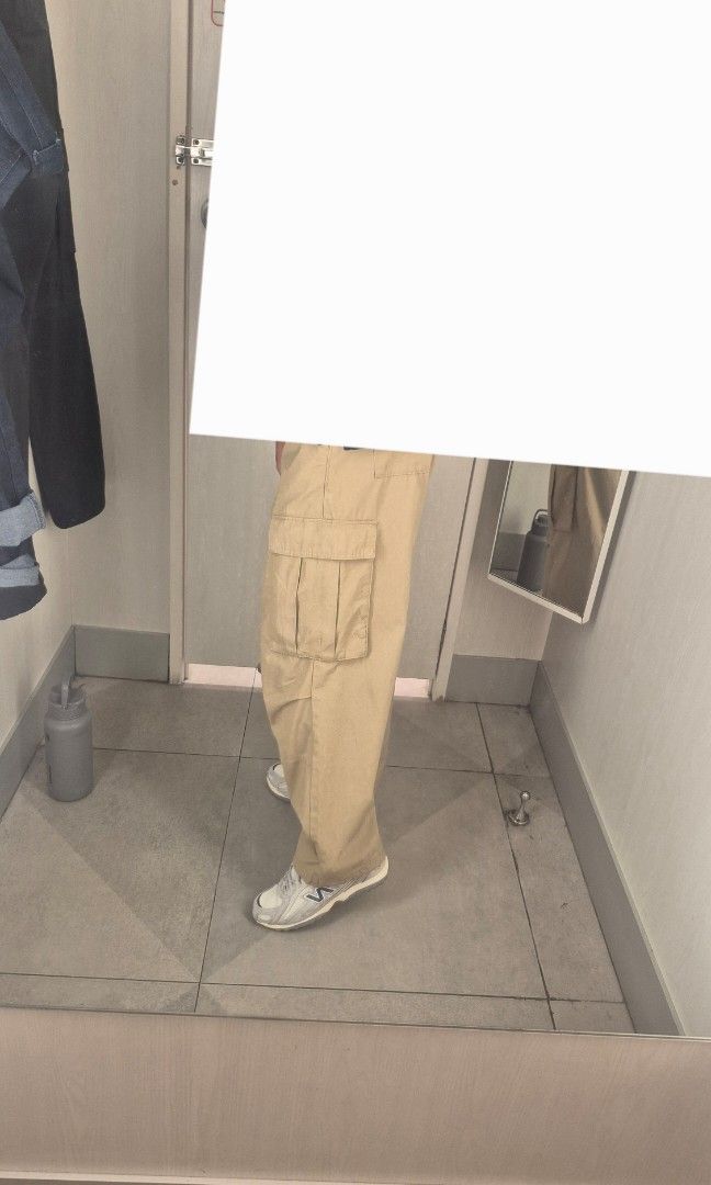 H&M Cargo wide pants beige (Category: Joggers) located in Caloocan City. Submitted by jpperez23 (Listing ID 1465635964, Image 1). Description: -Fitted only, brand new -negotiable.