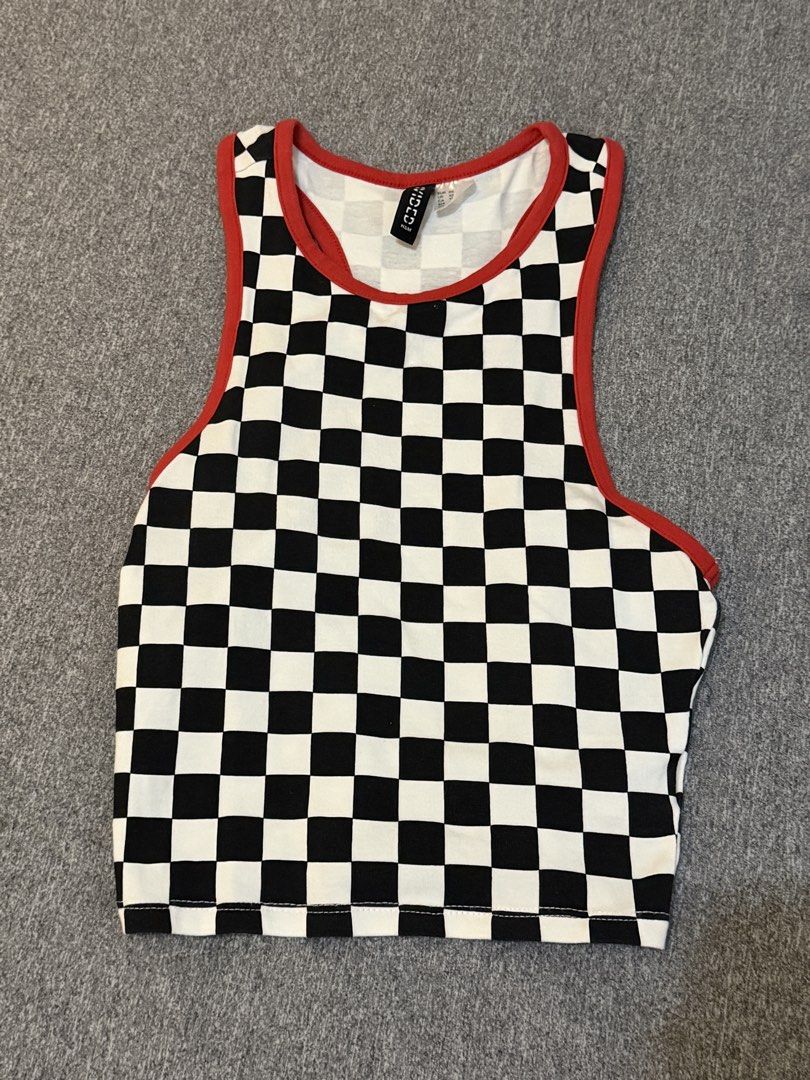 H&M Checkered Racer Tank Top (Category: Sleeveless) located in Santa Rosa. Submitted by prelovedbyhellah (Listing ID 1465707034, Image 1). Description: 16x11.5.