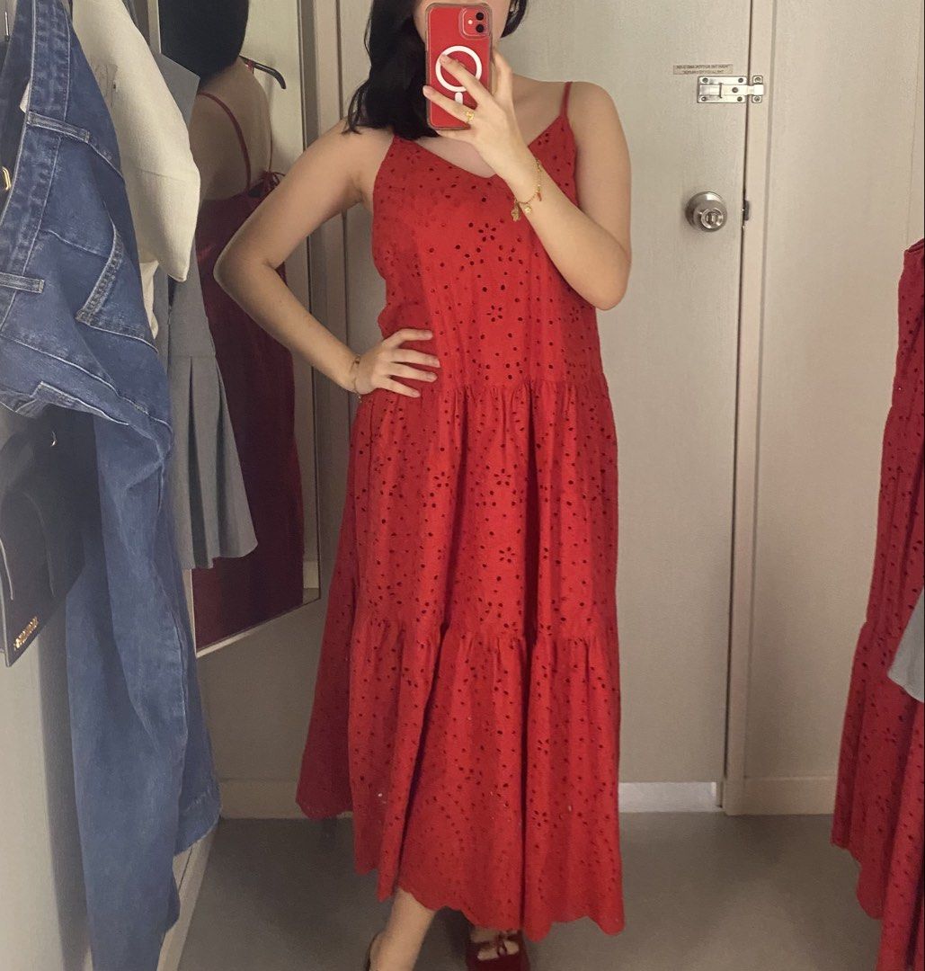 H&M maxi dress (Category: Dresses) located in Paranaque City. Submitted by juju_closet (Listing ID 1465631299, Image 1). Description: - Used once only to the beach. - Straps at the back are adjustable. - 10/10 condition, no flaws ⭐️ Size: Large (can fit medium frames, but fits large frames better) Rfs: Decluttering!.