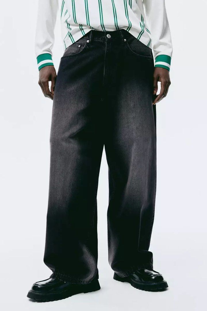 H&M Super Baggy Jeans (Category: Jeans) located in Mexico. Submitted by futurafreeee1 (Listing ID 1465731769, Image 1). Description: Super Baggy Jeans from H&M - Size 32/30 - Never been used .