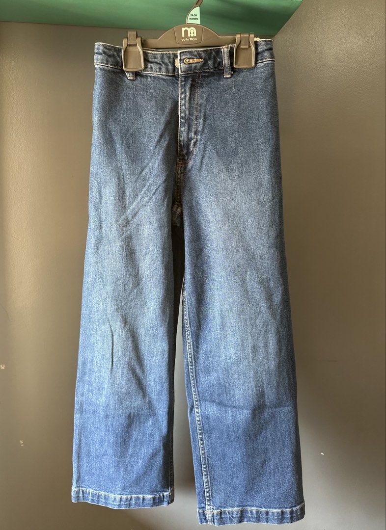 H&M Wide-leg jeans (Category: Jeans) located in Quezon City. Submitted by tan__k (Listing ID 1465626956, Image 2). Description: Size US 2 (can fit 25”) High-rise, Medium wash jeans No flaws See all photos including measurements No lowballing.