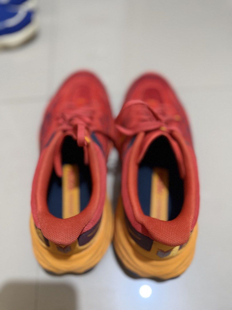 Hoka Speedgoat 5 (Category: Sneakers) located in Caloocan City. Submitted by janneagustin (Listing ID 1465627425, Image 2). Description: 🏷️₱2,000 ✅Guaranteed Authentic ✅Size: US 9D| UK 8.5 | EU 42 2/3 ✅bought in Dubai.
