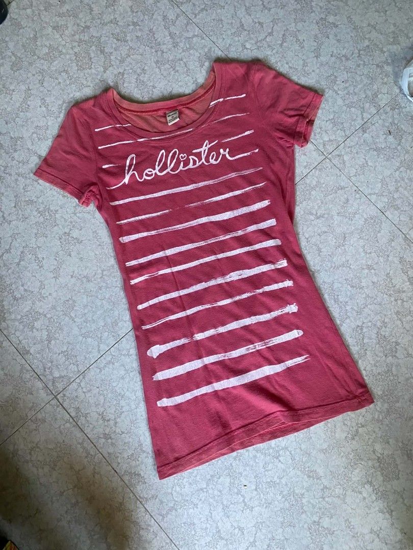 HOLLISTER (Category: Shirts) located in Laur. Submitted by itzeco999 (Listing ID 1465686036, Image 2). Description: Hollister 2000s Striped Logo Baby Tee size xs issue need wash.