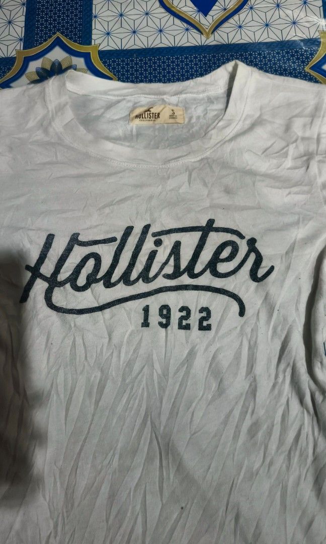 Hollister (Category: Shirts) located in Manila. Submitted by mackussil (Listing ID 1465687299, Image 3). Description: as new condition no issue shipping will be shoulder by the buyer.