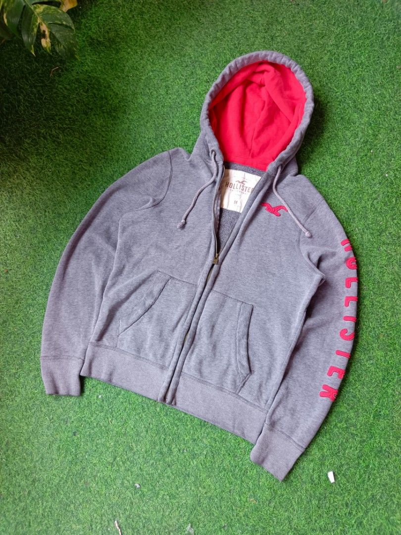 Hollister Jacket (Category: Coats, Jackets and Outerwear) located in Davao. Submitted by karlito. (Listing ID 1465609616, Image 1). Description: Width 21 Length 27 Excellent Condition No issue.