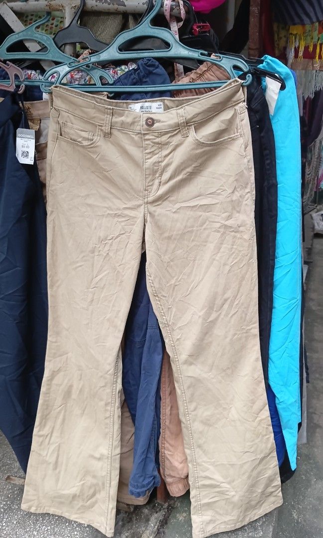 Hollister Pants (Category: Other Bottoms) located in Quezon City. Submitted by dreyamor (Listing ID 1465735616, Image 2). Description: LADIES HOLLISTER PANTS KHAKI BROWN STRETCHABLE 30 TO 32 SIZE MADE IN BANGLADESH ORIGIN IN US.