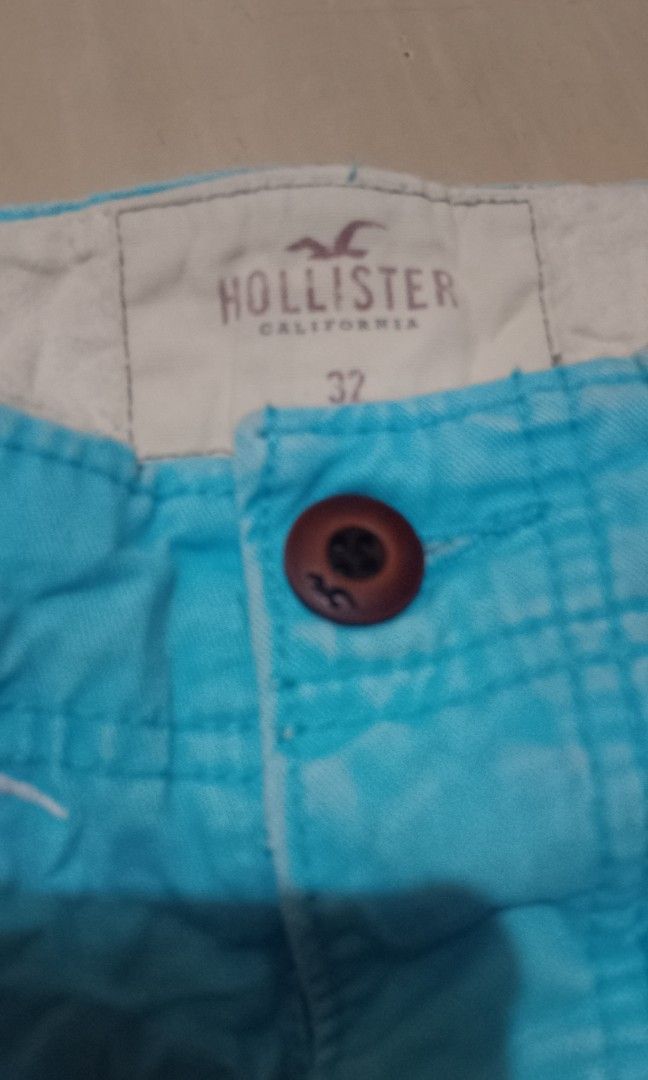Hollister walk short (Category: Shorts) located in Oas. Submitted by yortzzz (Listing ID 1465733173, Image 3). Description: need wash.