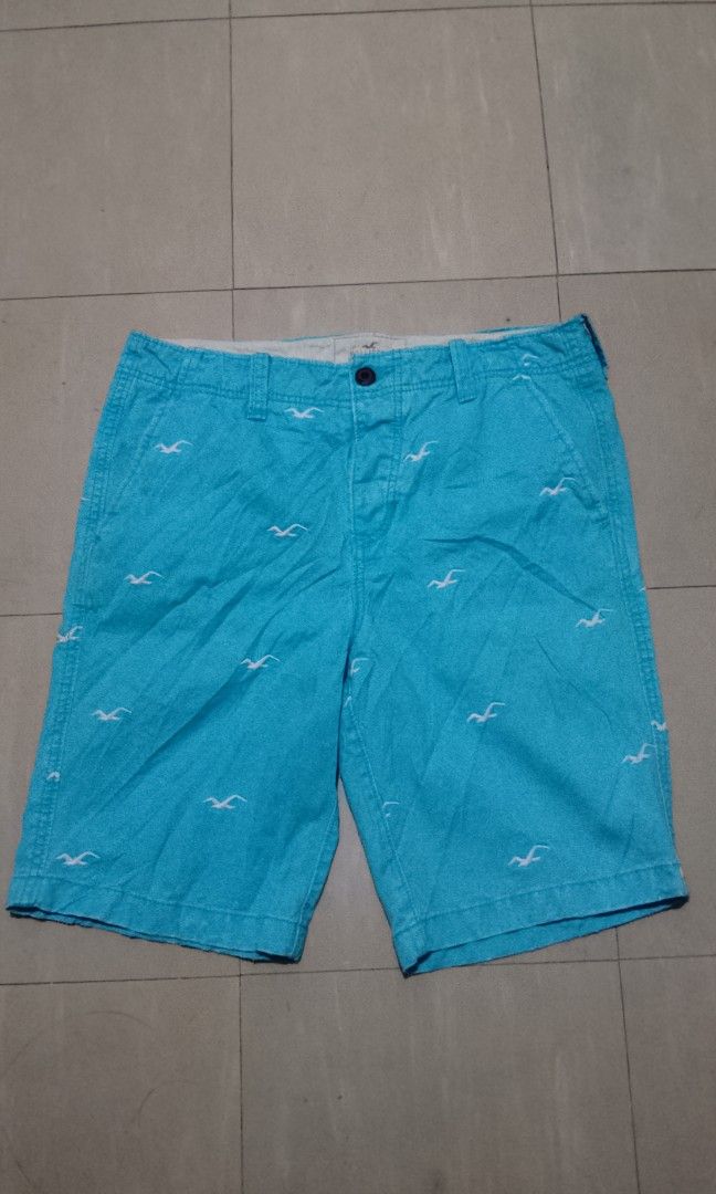 Hollister walk short (Category: Shorts) located in Oas. Submitted by yortzzz (Listing ID 1465733173, Image 1). Description: need wash.