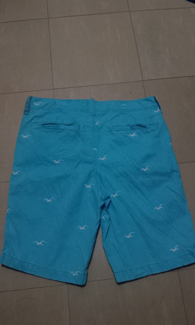 Hollister walk short (Category: Shorts) located in Oas. Submitted by yortzzz (Listing ID 1465733173, Image 2). Description: need wash.