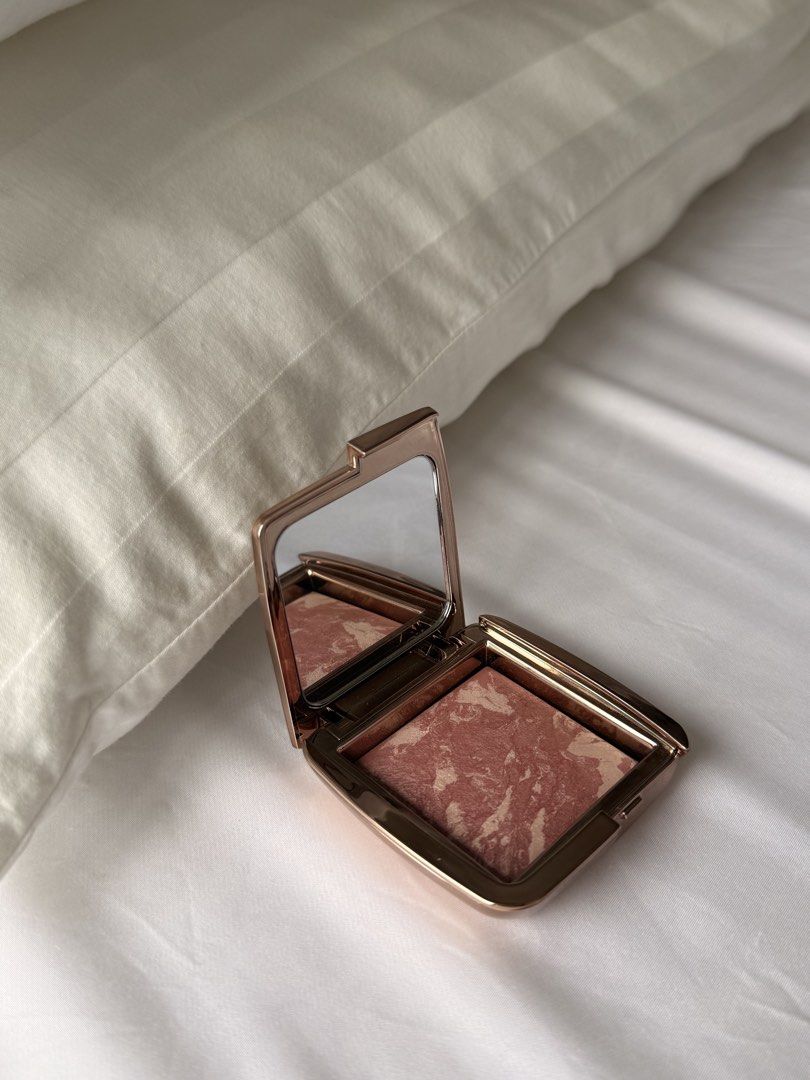 Hourglass Mood exposure (Category: Makeup) located in Manila. Submitted by kylieolarte (Listing ID 1465598556, Image 2). Description: LAST PRICE POSTED. would rather keep than sell it on a lower price. messages re LP will not be entertained. thank you! :) Viral muted blush! Shade Profile: Described as a soft plum, rosy mauve, or a nude-neutral shade with subtle, warm undertones that mimic a natural flush.