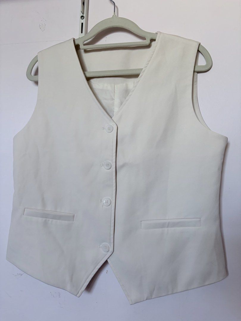 HQ Cream V-neck Suit Vest (Category: Others Tops) located in Tayug. Submitted by deklutter_ (Listing ID 1465583102, Image 1). Description: GANDA irl Cotton twill fabric, with lining for comfort Can fit medium to semi large Bust upto 37 in Length 19 in (back part) No issues ‼️Pls haggle responsibly. All items are priced according to their overall condition..