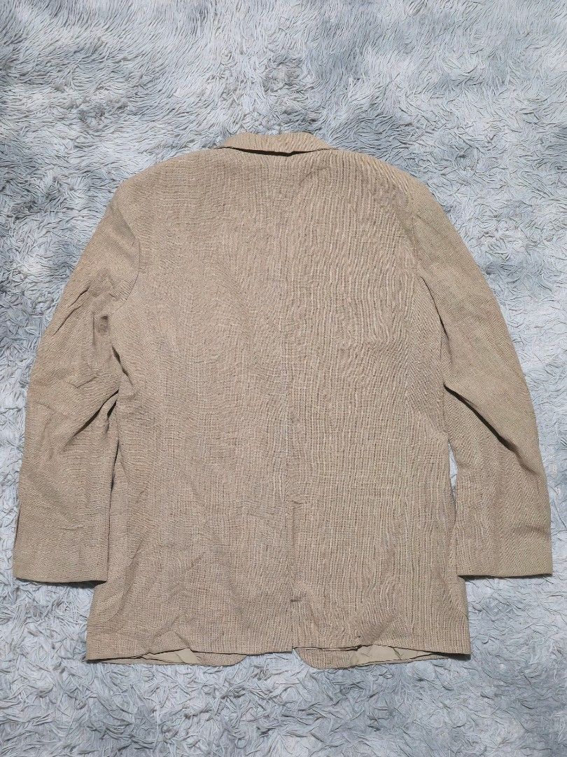 Hugo Boss (Category: Coats, Jackets and Outerwear) located in Abulug. Submitted by humanwhosellthings (Listing ID 1465696993, Image 2). Description: Size XL 22W x 31L Excellent Condition No issue, needs wash only fresh from bale.